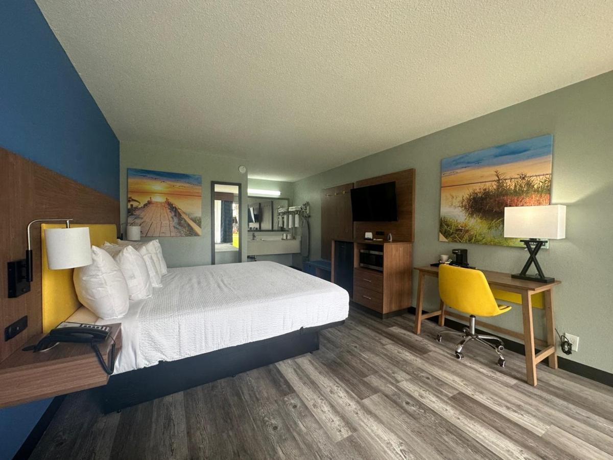 Days Inn & Suites By Wyndham Jennings Bagian luar foto