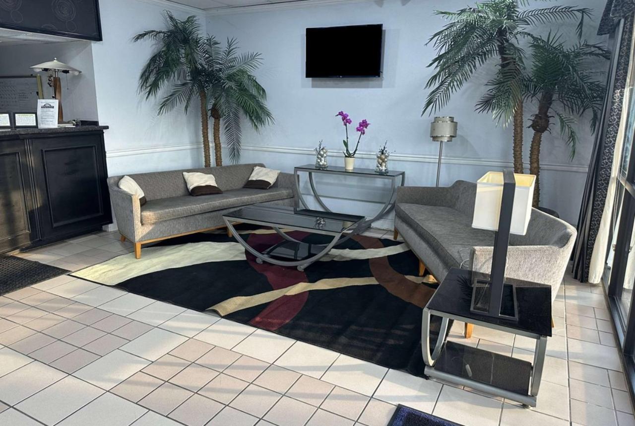 Days Inn & Suites By Wyndham Jennings Bagian luar foto